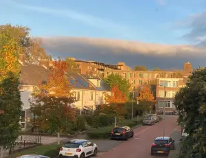 Ina 01 Herfst in de straat en in de lucht